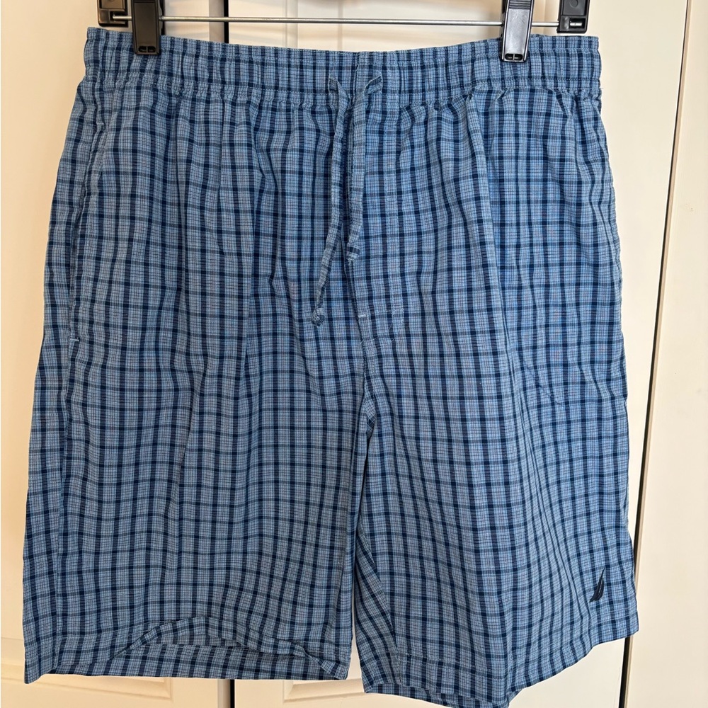 Nautica Blue Plaid Men’s Sleep Shorts, size medium.  New without tag.